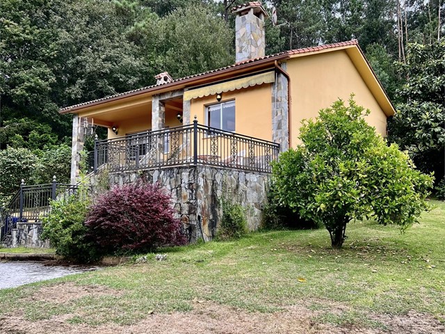 Casa independiente en venta en Lugar Lambre, Paderne - Miño