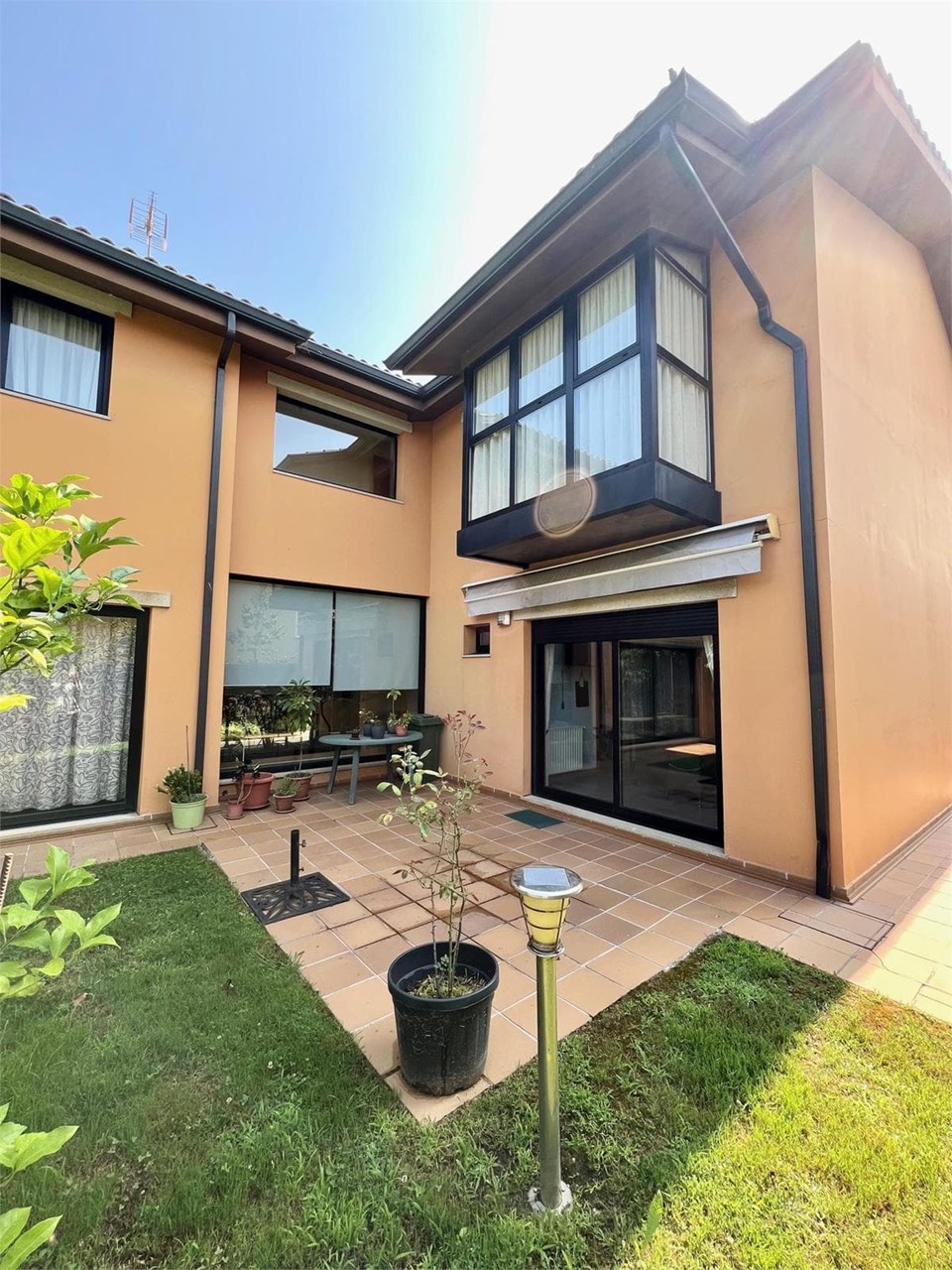 Foto 2 CHALET INDEPENDIENTE EN VENTA EN SAN PEDRO DE NÓS, OLEIROS