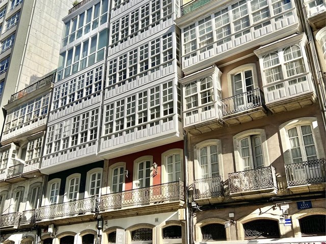 Edificio de uso mixto en Payo Gómez, Ensanche de A Coruña
